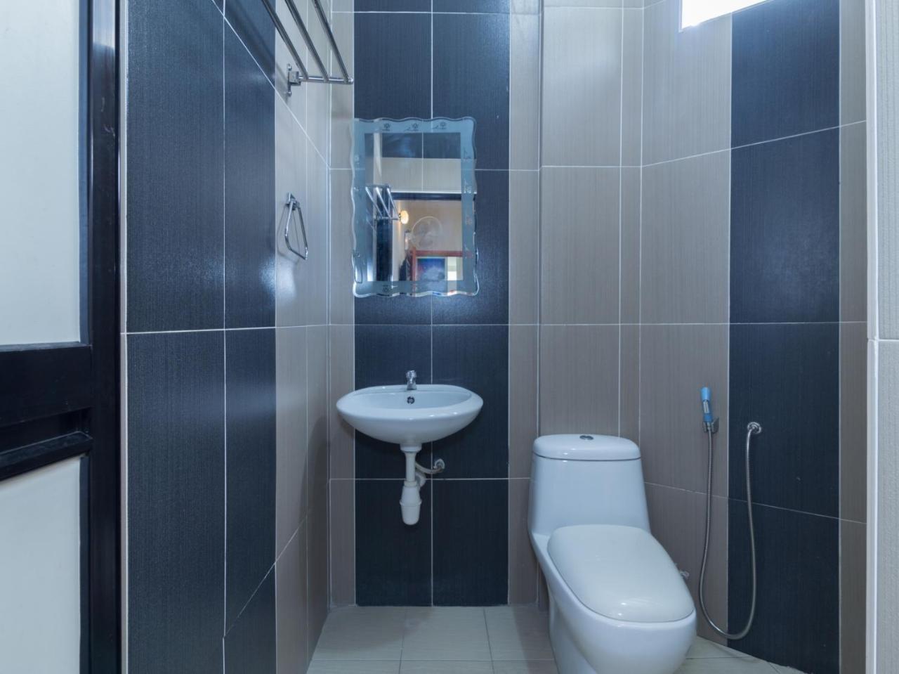 Oyo 424 Kk Inn Hotel Ампанг Екстериор снимка